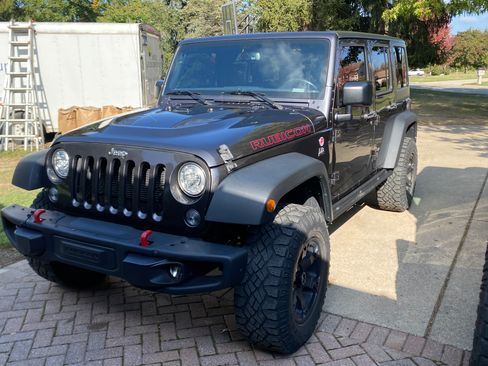 Used 2017 Jeep Wrangler Unlimited Rubicon image 2