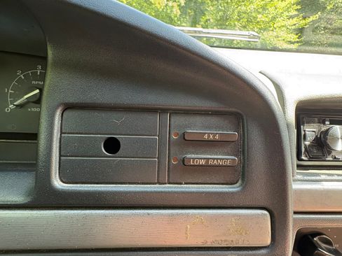 Used 1992 Ford Bronco AWD/4WD image 16