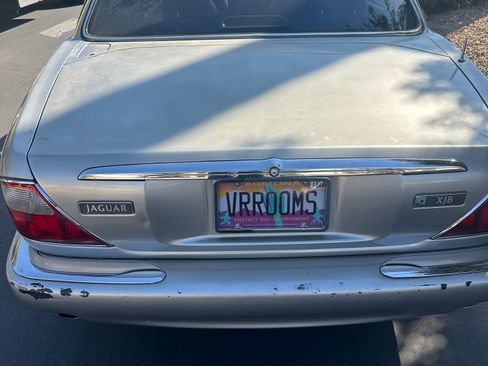 Used 1998 Jaguar XJ8 image 5