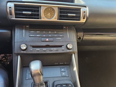 Used 2016 Lexus IS 300 AWD image 11