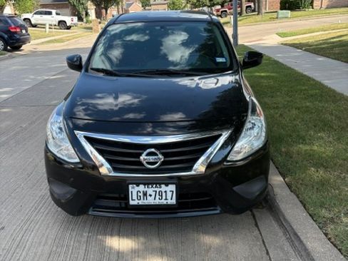 Used 2018 Nissan Versa S Plus FWD image 5