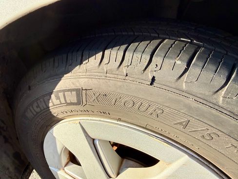 Used 2011 Toyota Prius Four w/ Navigation Pkg FWD image 13