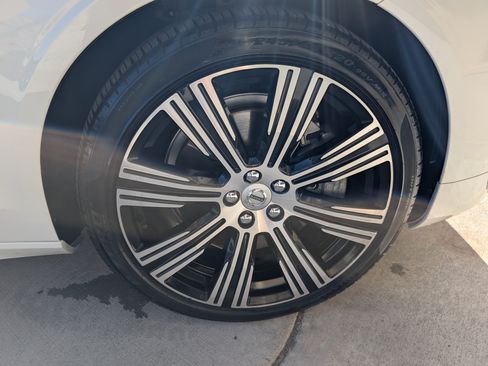 Used 2023 Volvo S90 T8 Ultimate image 19