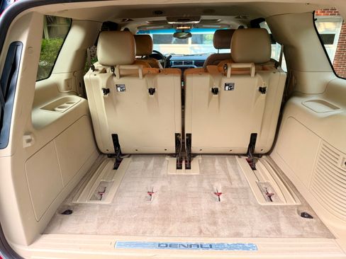 Used 2012 GMC Yukon Denali AWD/4WD image 13