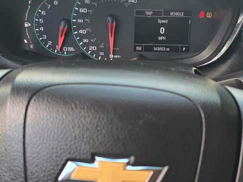 Used 2018 Chevrolet Trax LT w/ LT Convenience Package FWD image 6