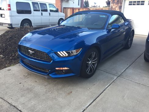 Used 2017 Ford Mustang Premium RWD image 1