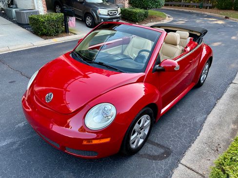 Used 2007 Volkswagen Beetle Convertible w/ Package 1 FWD image 14