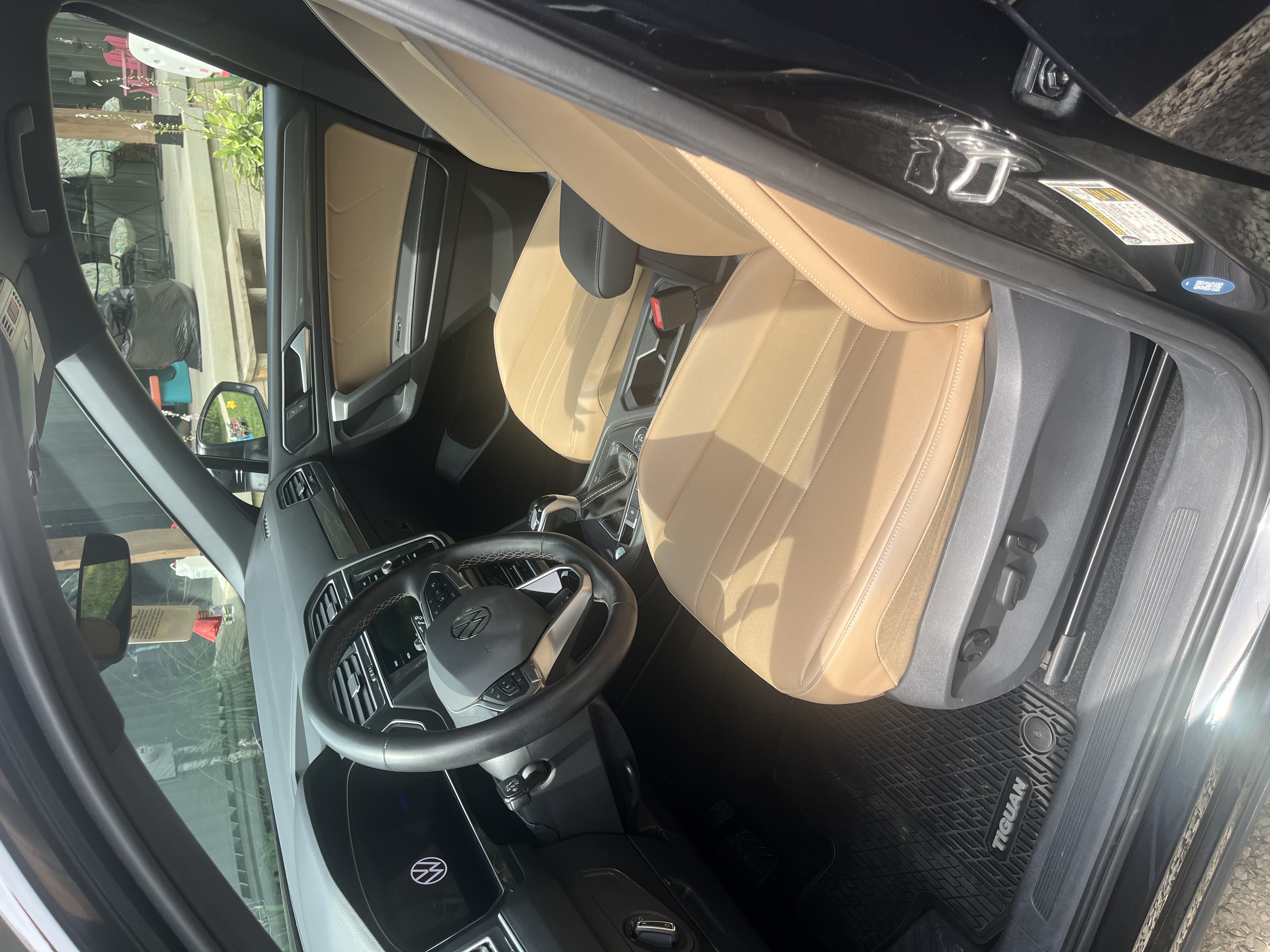 Used 2024 Volkswagen Tiguan SE AWD/4WD image 1
