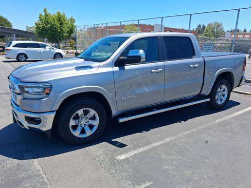 Used 2022 RAM 1500 Laramie AWD/4WD image 5