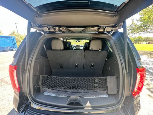Used 2021 GMC Yukon AT4 w/ AT4 Premium Plus Package AWD/4WD image 16