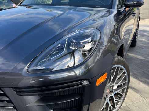 Used 2020 Porsche Macan Turbo image 31