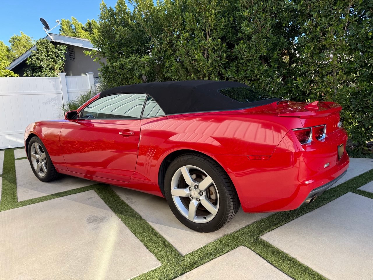 Used 2012 Chevrolet Camaro LT RWD image 2