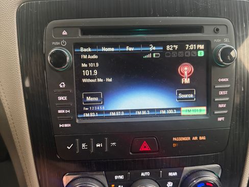 Used 2017 Chevrolet Traverse LT AWD/4WD image 5