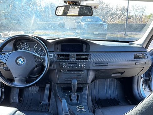 Used 2011 BMW 335i xDrive Sedan image 12