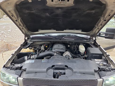 Used 2004 Chevrolet Avalanche Z71 w/ Preferred Equipment Group image 17