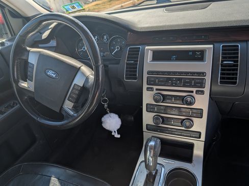 Used 2010 Ford Flex SEL image 16