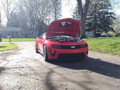 Used 2013 Chevrolet Camaro ZL1 RWD image 2