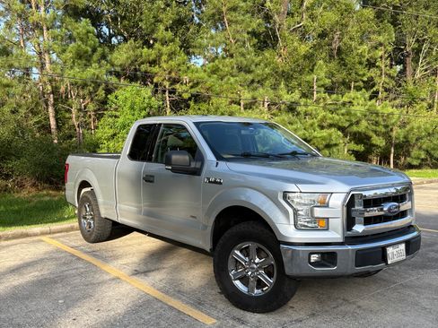 Used 2015 Ford F150 XLT w/ Equipment Group 301A Mid RWD image 4