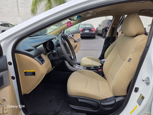 Used 2013 Hyundai Elantra GLS image 10