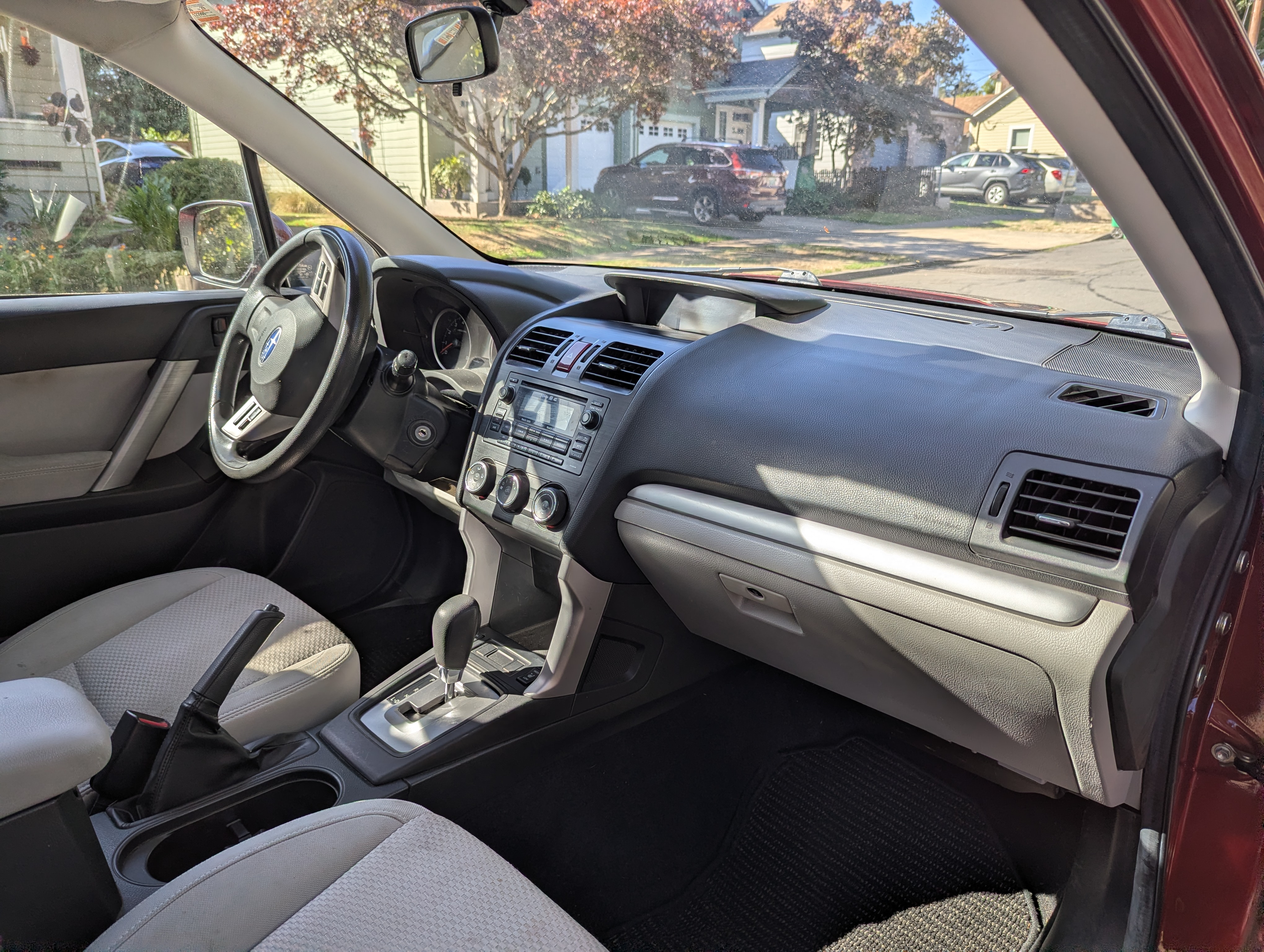 Used 2014 Subaru Forester 2.5i Premium w/ All-Weather Package AWD/4WD image 9