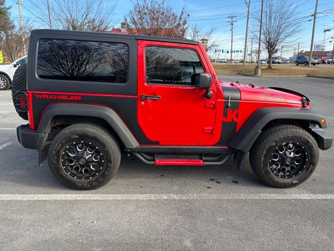 Used 2018 Jeep Wrangler Sport image 13