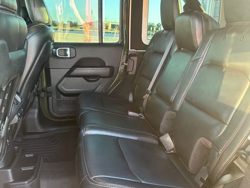 Used 2022 Jeep Wrangler Unlimited Rubicon w/ Trailer Tow Package image 11