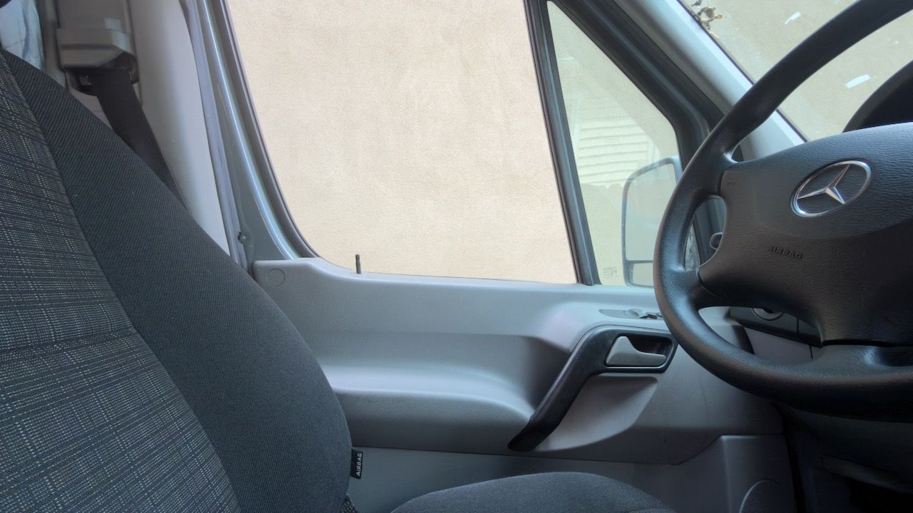 Used 2017 Mercedes-Benz Sprinter 2500 image 12