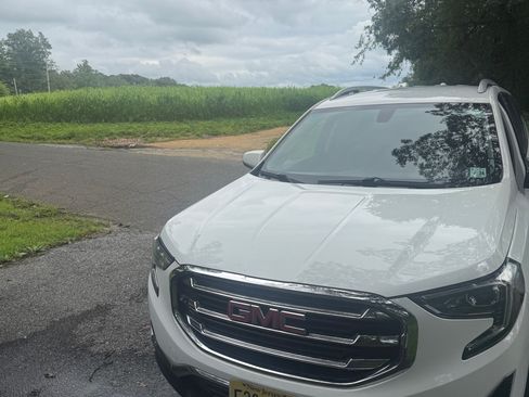 Used 2019 GMC Terrain SLT AWD/4WD image 4