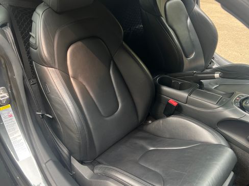 Used 2014 Audi R8 V8 w/ Enhanced Leather Package AWD/4WD image 23