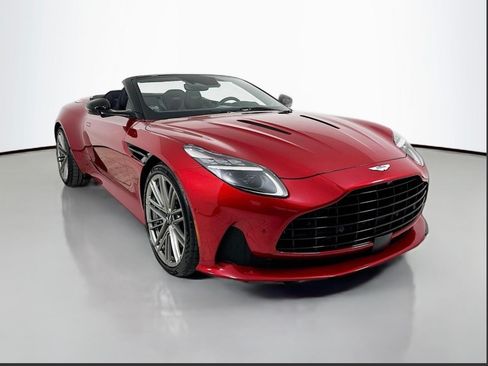 Used 2025 Aston Martin DB12 Convertible image 1