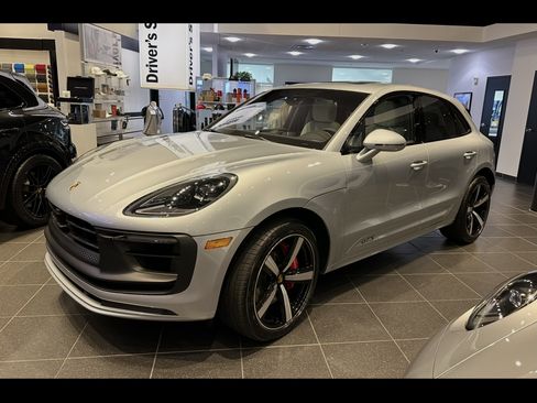 Used 2025 Porsche Macan GTS AWD/4WD image 4