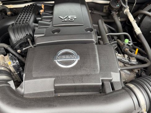 Used 2012 Nissan Pathfinder Silver image 2