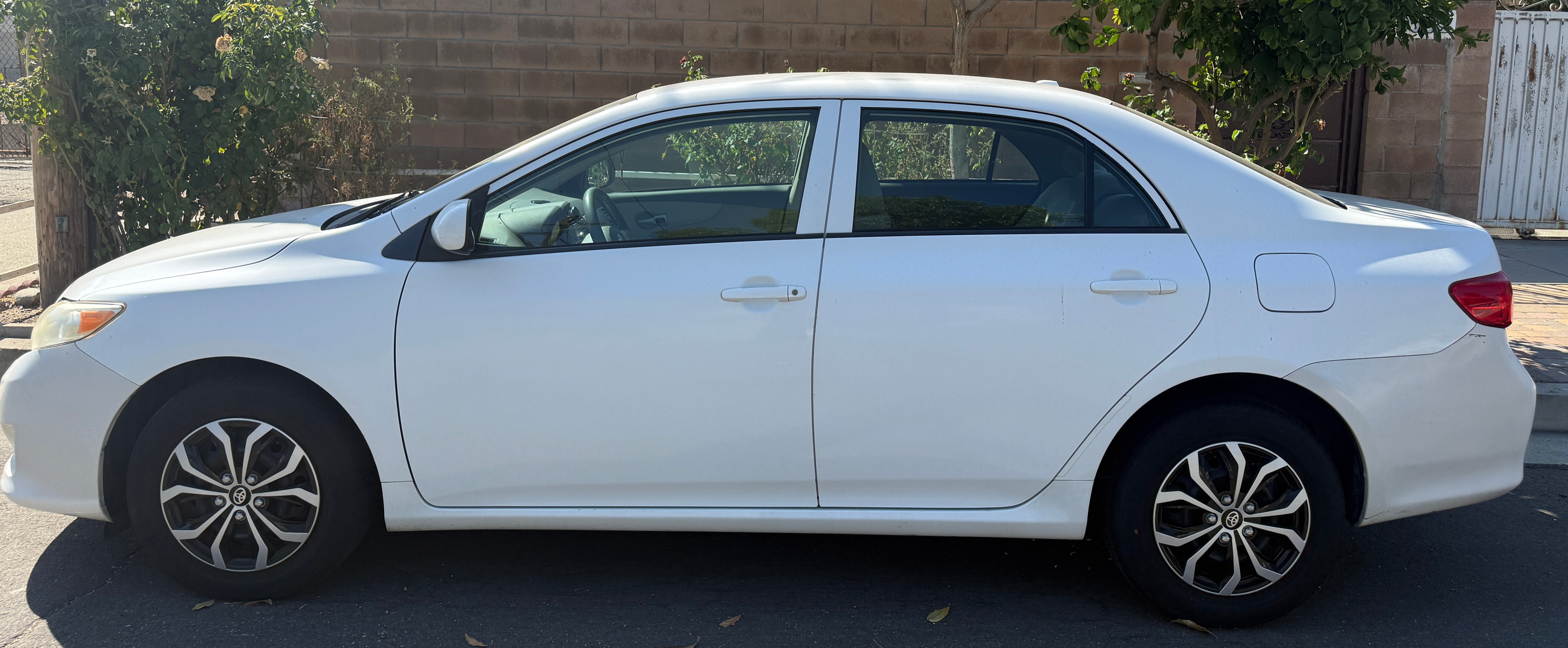 Used 2010 Toyota Corolla FWD image 14