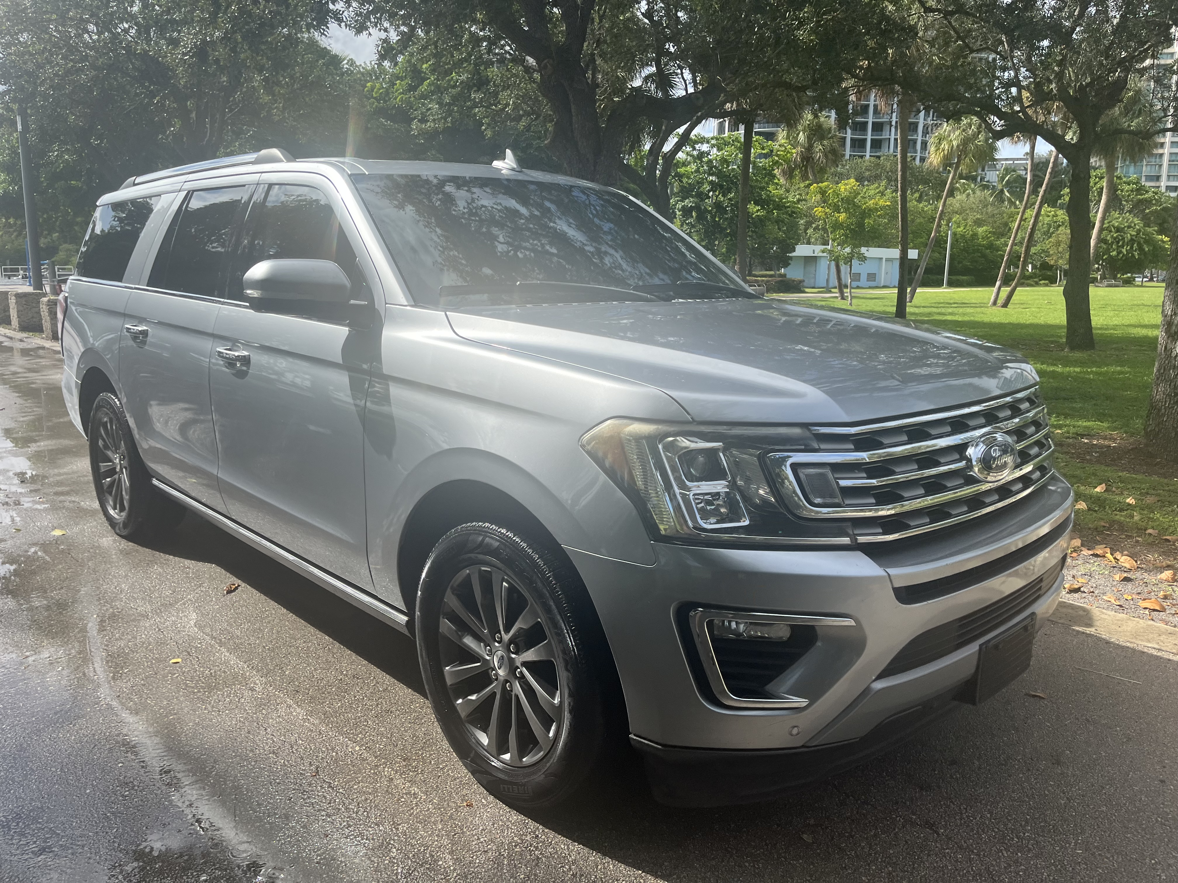 Used 2020 Ford Expedition Max Limited RWD image 14