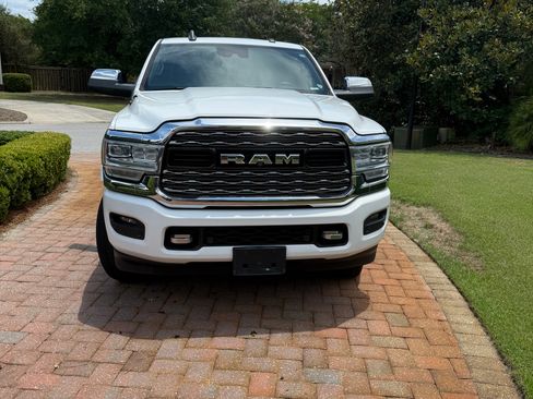 Used 2019 RAM 2500 Limited AWD/4WD image 2