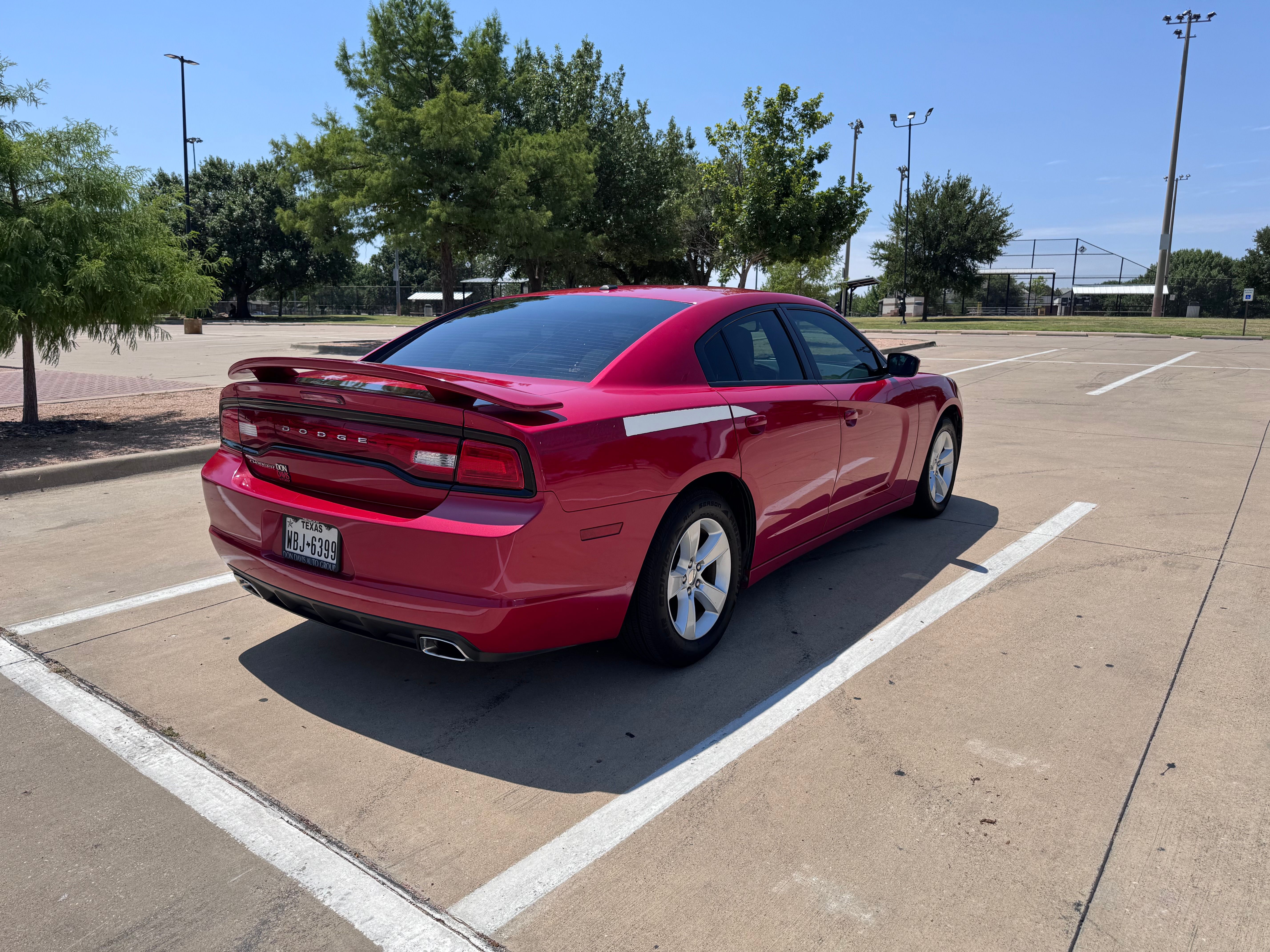 Used 2012 Dodge Charger SE w/ Connectivity Group RWD image 4