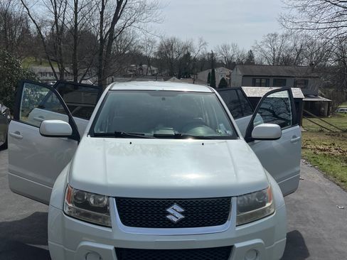 Used 2012 Suzuki Grand Vitara Premium image 9