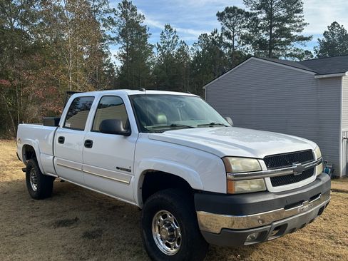Used 2004 Chevrolet Silverado 2500 LT w/ Skid Plate Package image 8