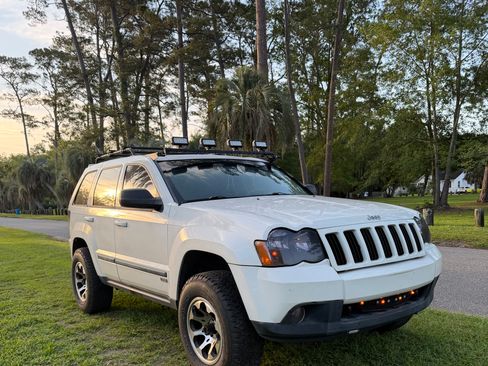 Used 2008 Jeep Grand Cherokee Laredo AWD/4WD image 1