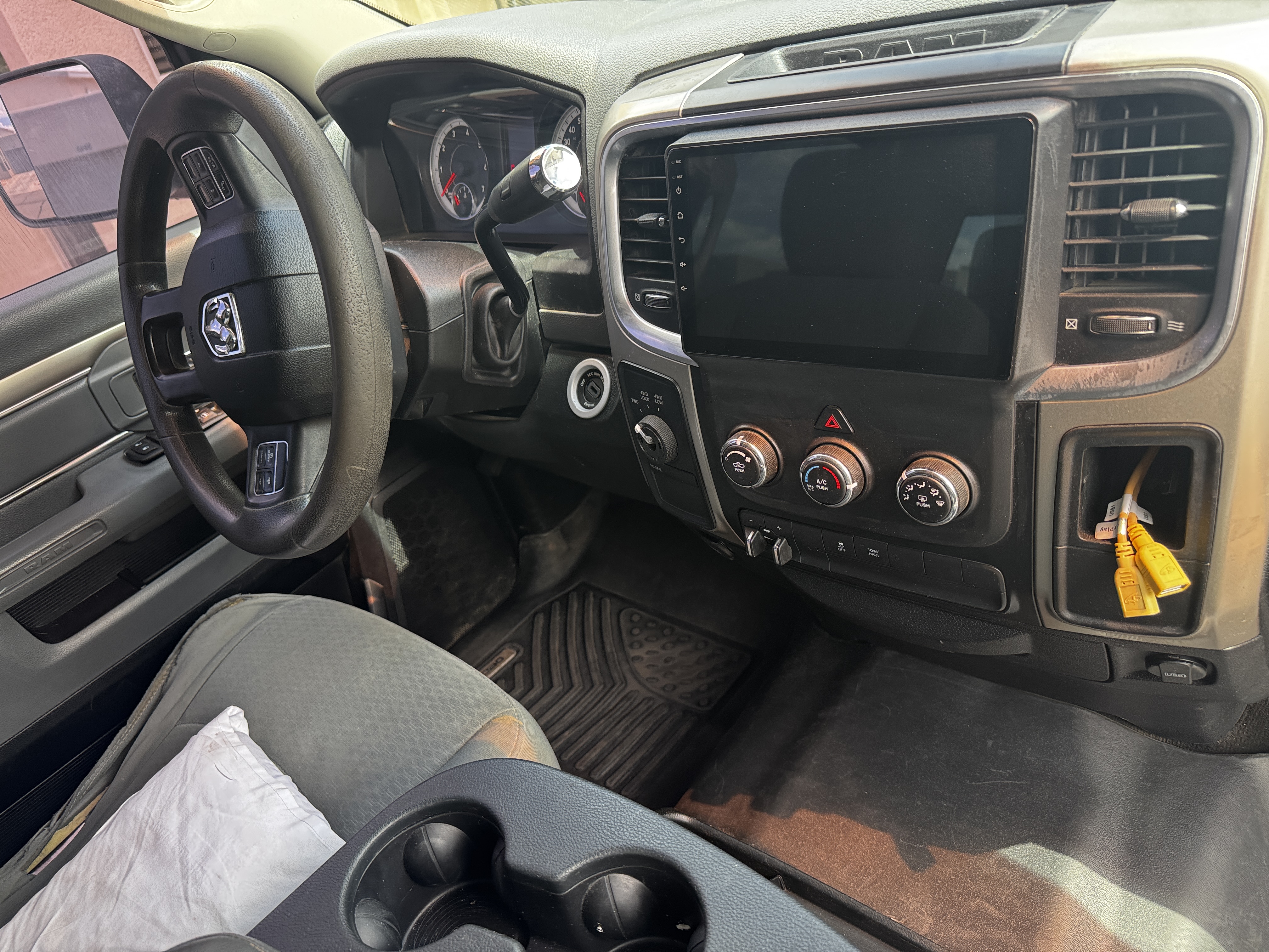 Used 2015 RAM 2500 SLT AWD/4WD image 16