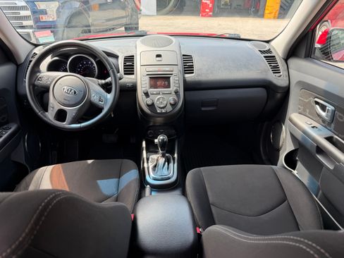 Used 2013 Kia Soul + w/ Audio Pkg FWD image 8