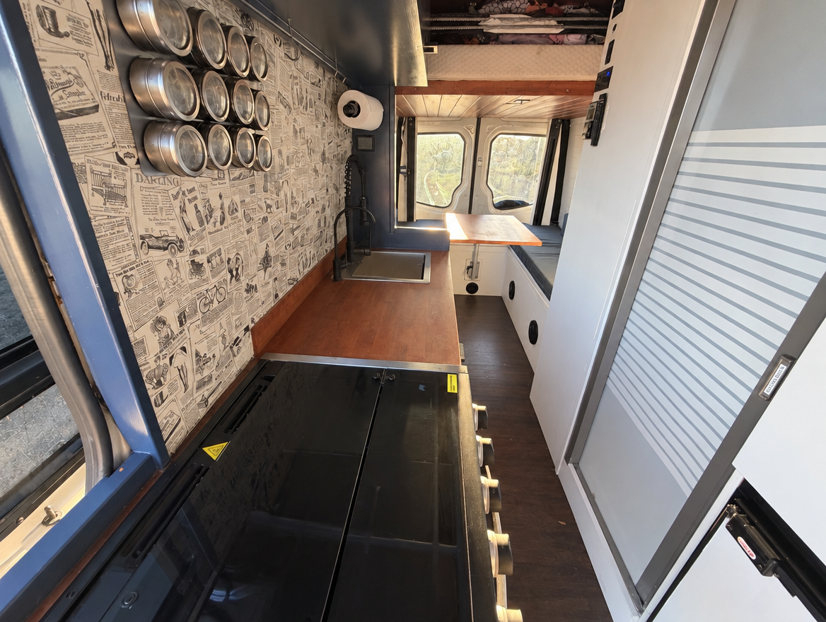 Used 2015 Mercedes-Benz Sprinter 3500 image 4