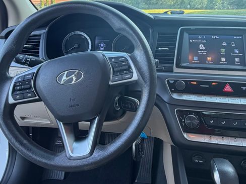 Used 2019 Hyundai Sonata SE w/ Cargo Package FWD image 8