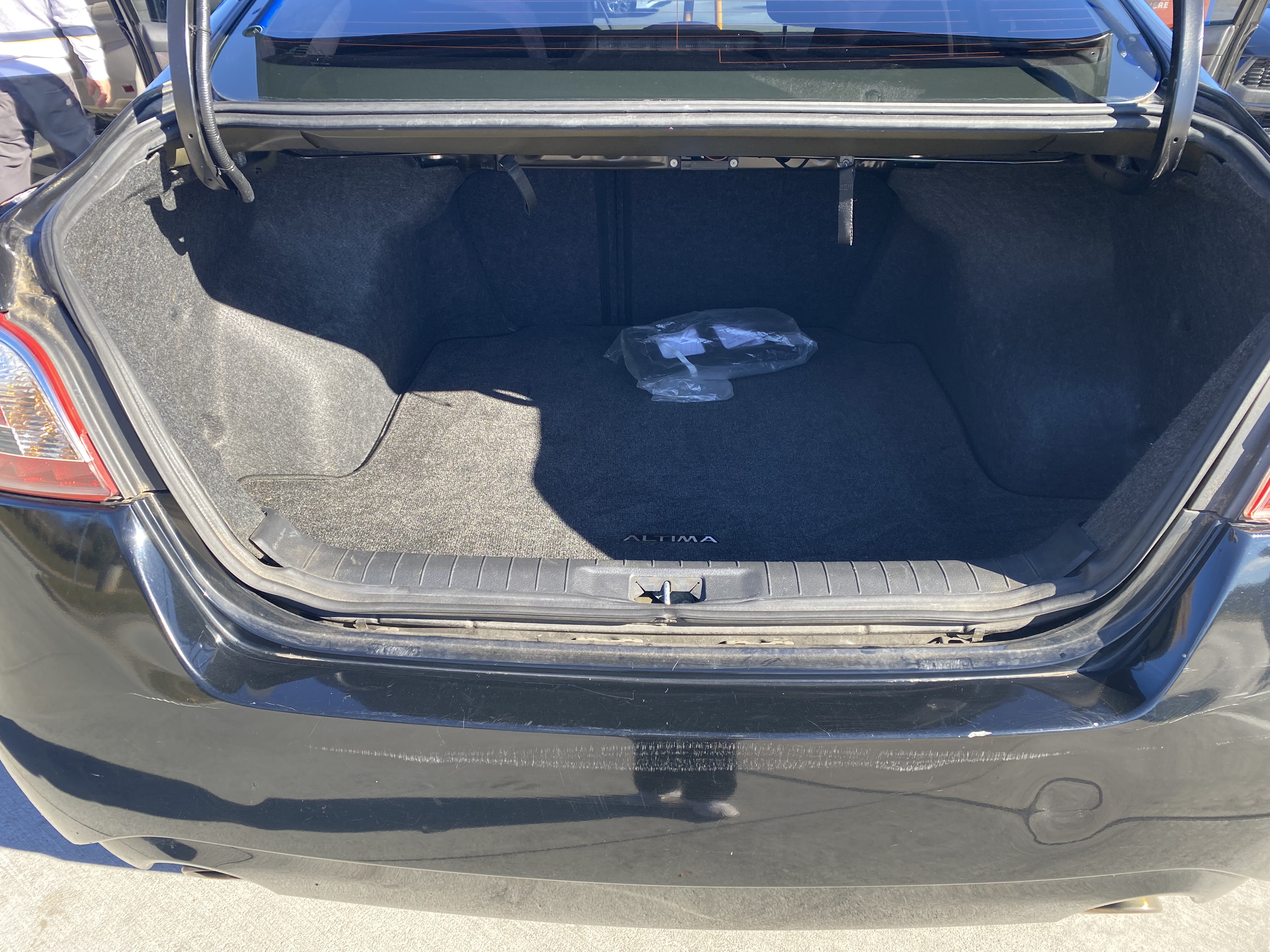 Used 2013 Nissan Altima 2.5 SV FWD image 4