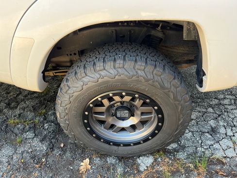 Used 2012 Toyota Tacoma 4x4 Double Cab w/ TRD Sport Pkg image 15