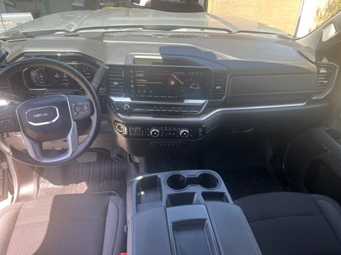 Used 2026 GMC Sierra 2500 SLE w/ SLE Value Package; AWD/4WD image 8