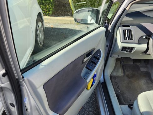 Used 2011 Toyota Prius Two image 8