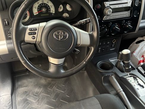 Used 2007 Toyota FJ Cruiser 4WD image 5