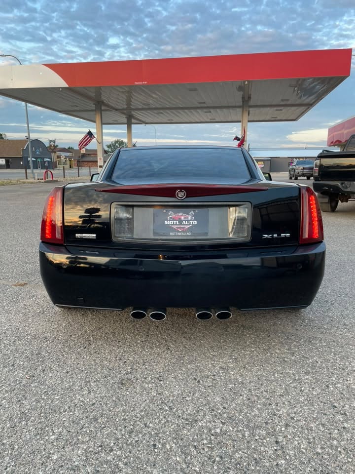 Used 2004 Cadillac XLR RWD image 4