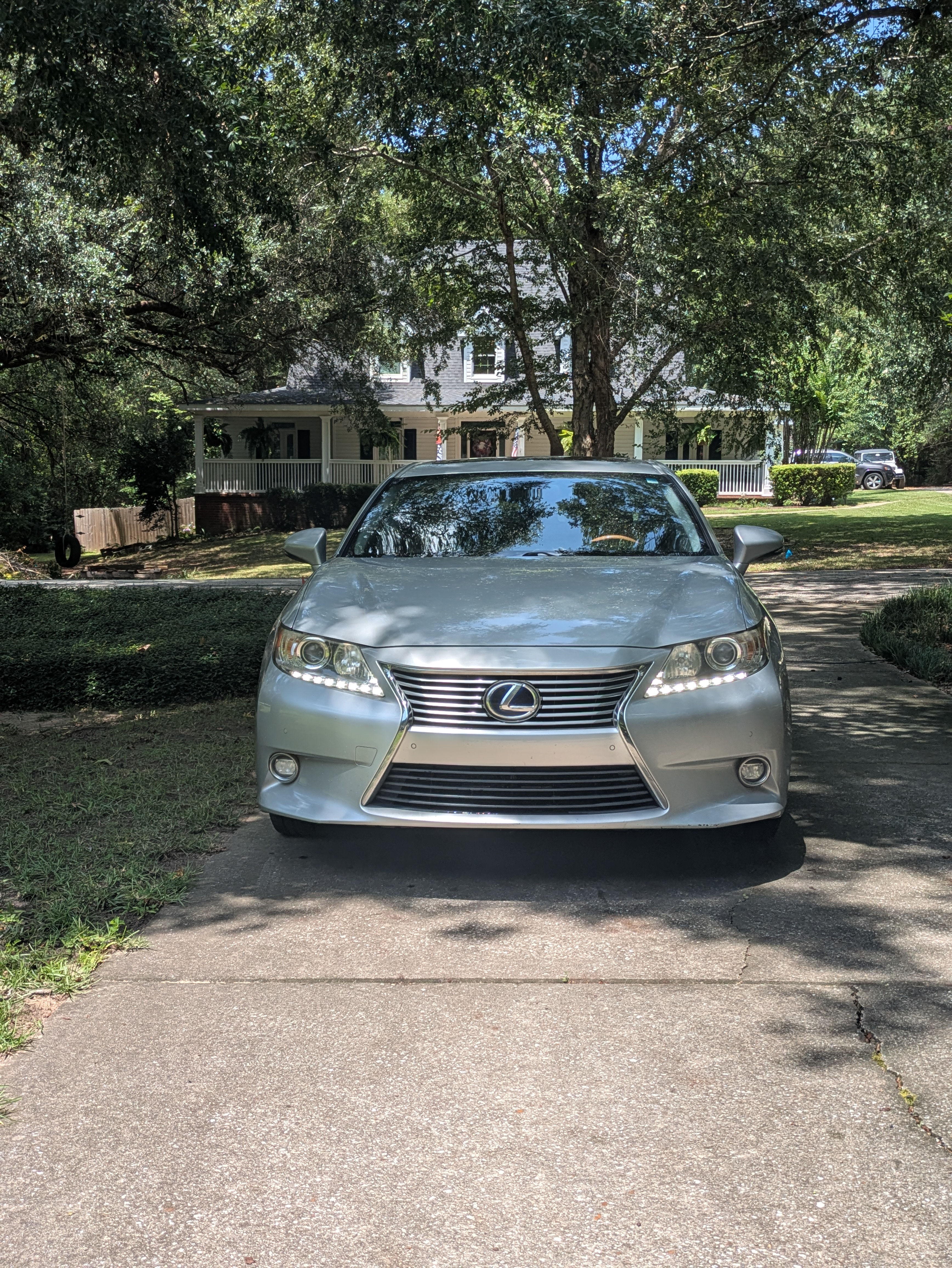 Used 2014 Lexus ES 300h w/ Luxury Package w/Bamboo Trim FWD image 13